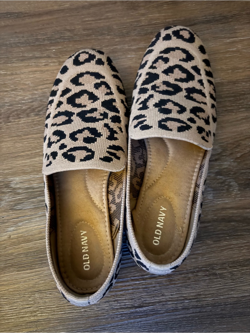 Women’s knit flats